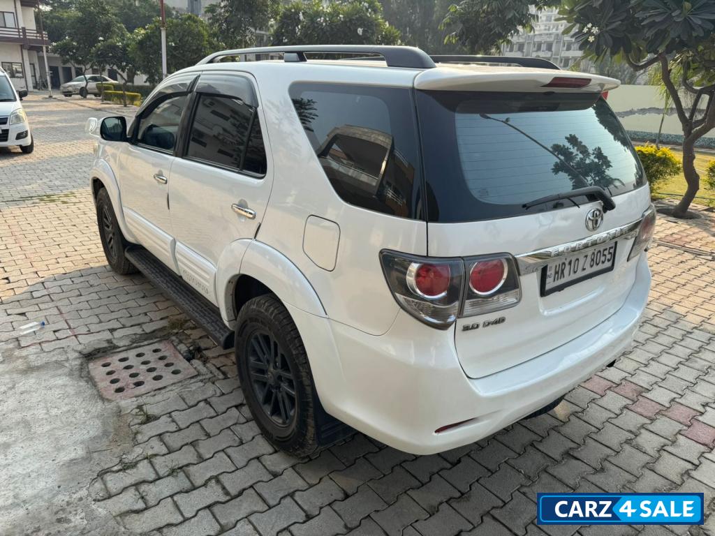 Toyota Fortuner 3.0 4*2 AT
