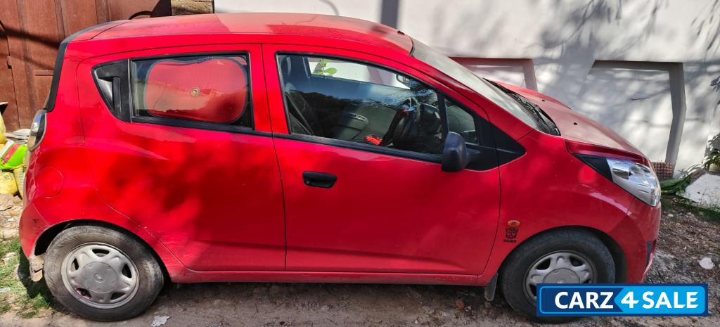 Super Red Chevrolet Beat ls petrol