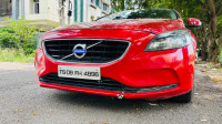 Red Volvo V40