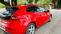 Red Volvo V40