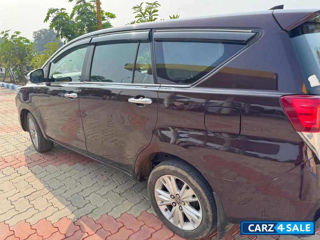 Toyota Innova INNOVA CRYSTA 2.4 ZX