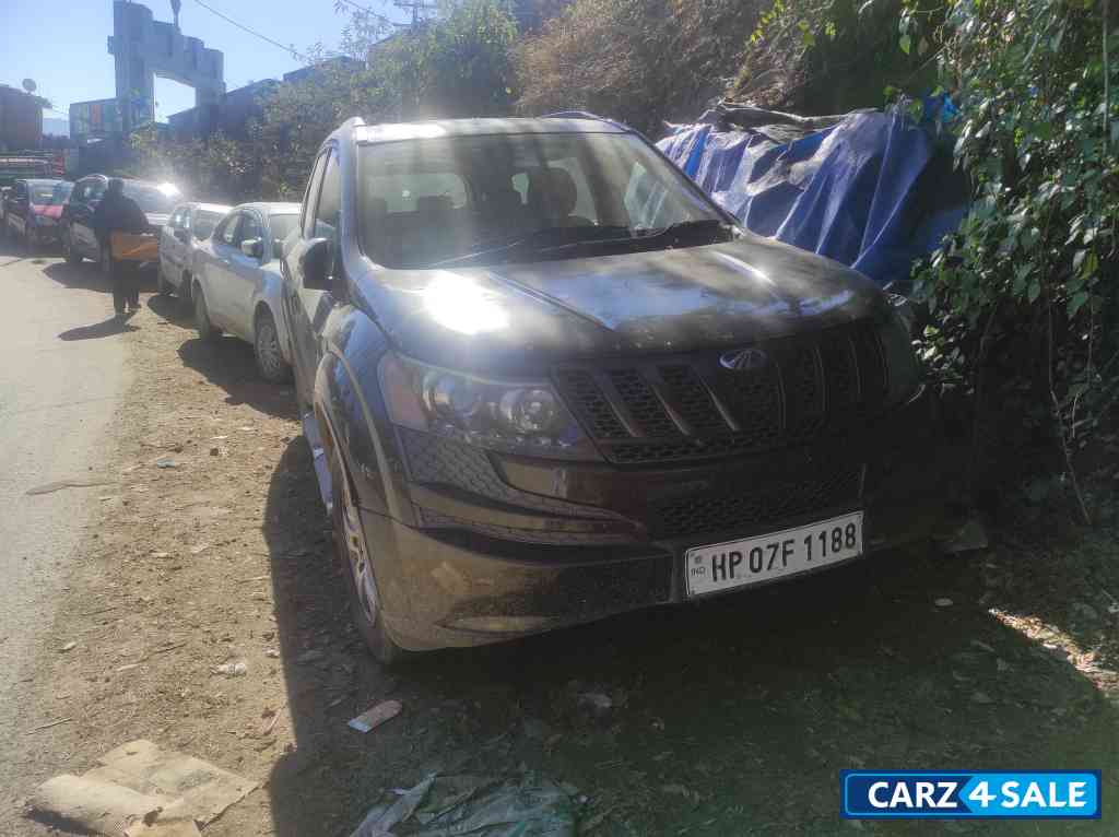 Mahindra XUV 500 W7