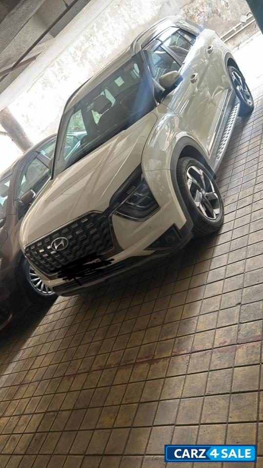 Polar White Hyundai Alcazar 1.5 AT Signature (O) 6 Str