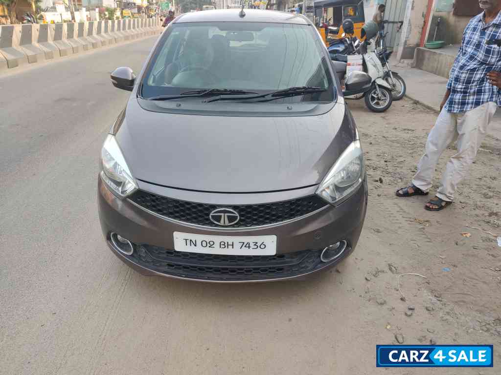 Metalic Silver Tata Tiago XZ Metalic Silver Tata Tiago XZ