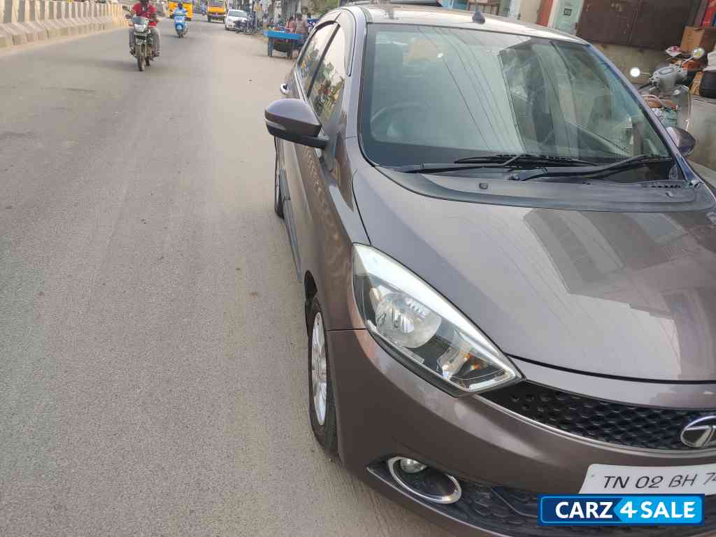 Metalic Silver Tata Tiago XZ Metalic Silver Tata Tiago XZ