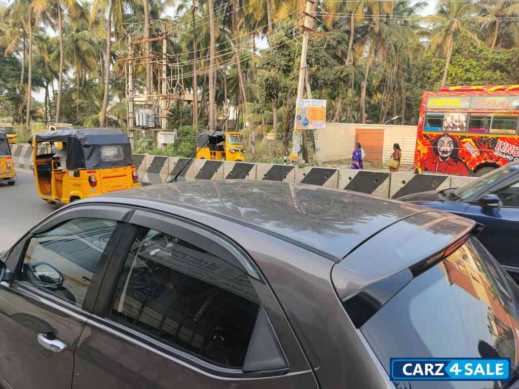 Metalic Silver Tata Tiago XZ Metalic Silver Tata Tiago XZ