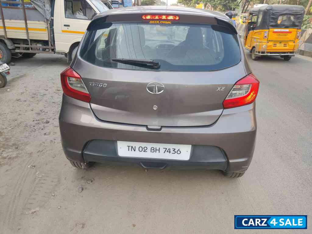 Metalic Silver Tata Tiago XZ Metalic Silver Tata Tiago XZ