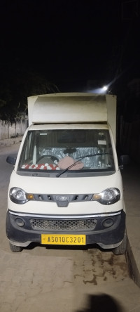 Diamond White Mahindra Jeeto Petrol
