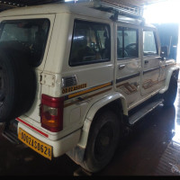 White Mahindra Bolero BSIV