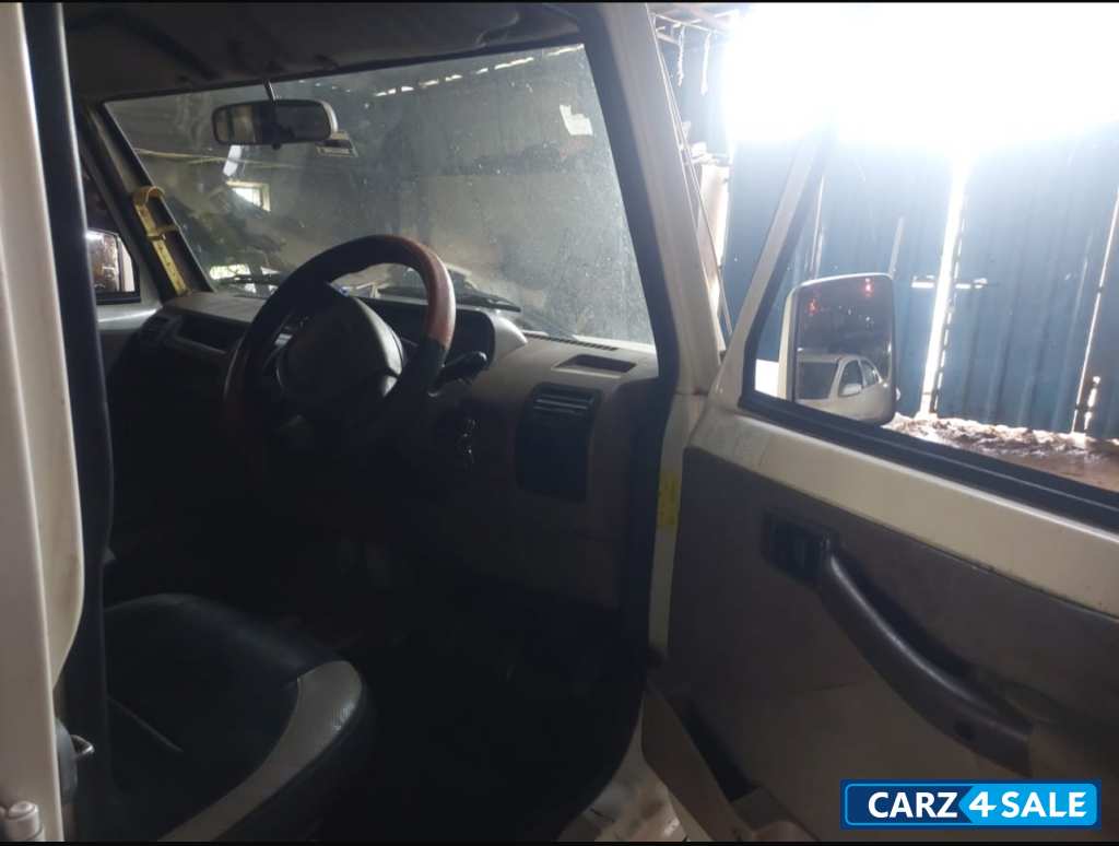 White Mahindra Bolero BSIV