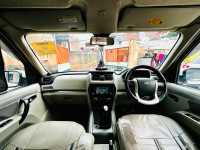 White Mahindra Scorpio S10