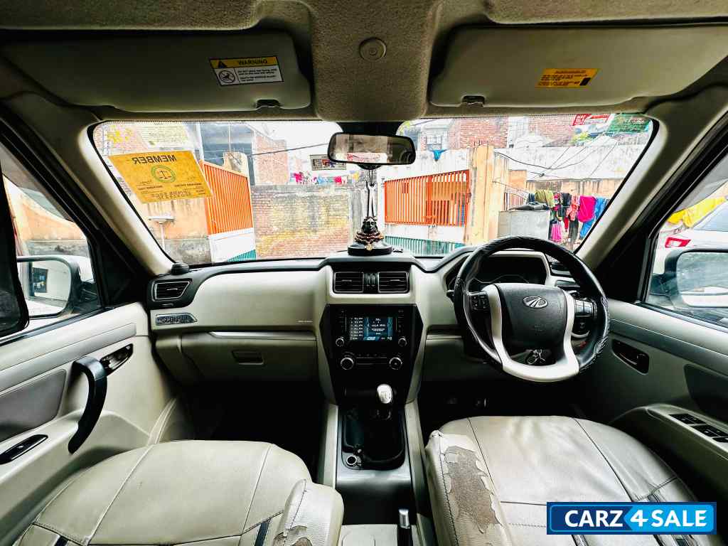 White Mahindra Scorpio S10