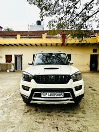 White Mahindra Scorpio S10