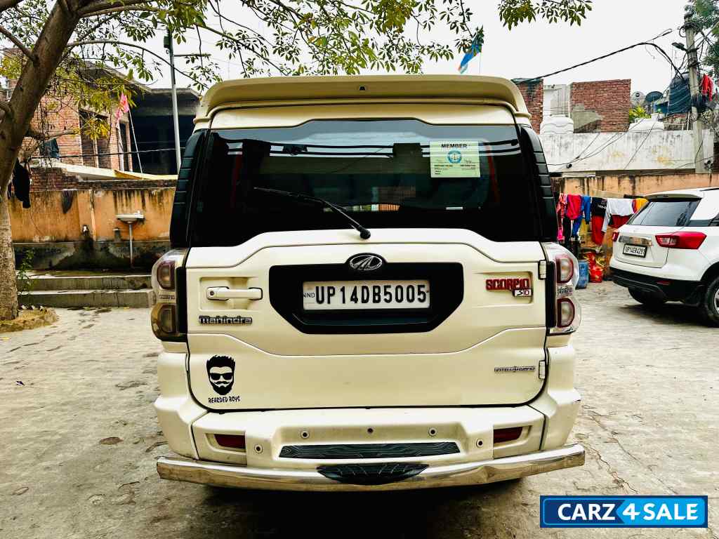 White Mahindra Scorpio S10