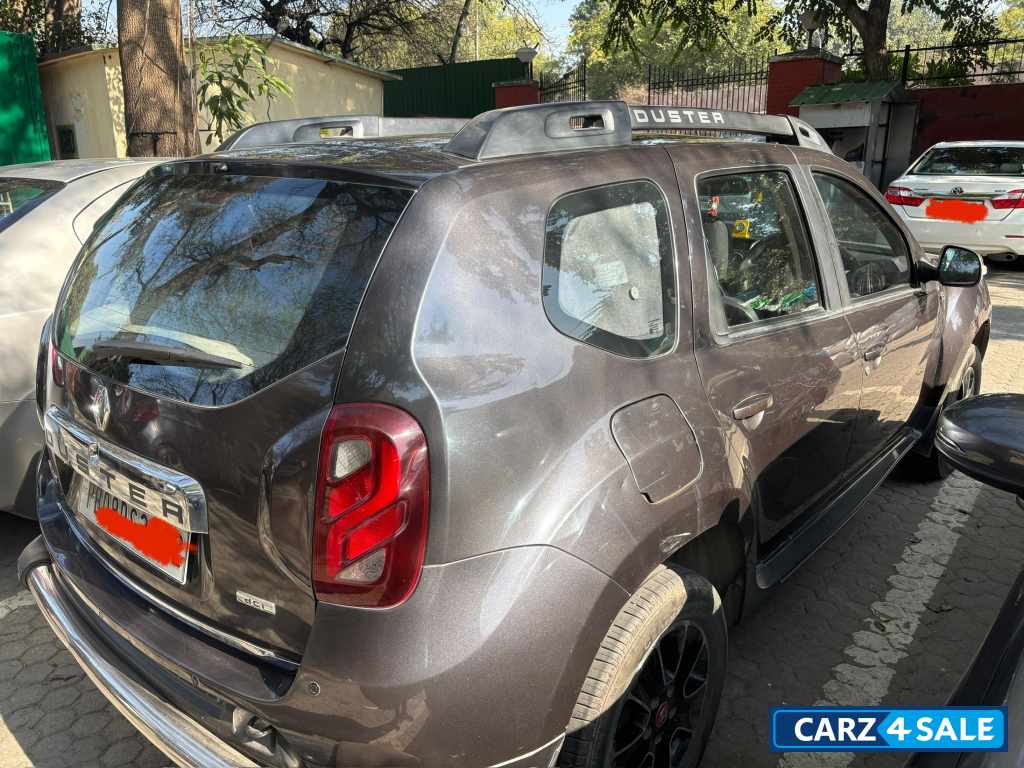 Slate Grey Renault Duster RSX
