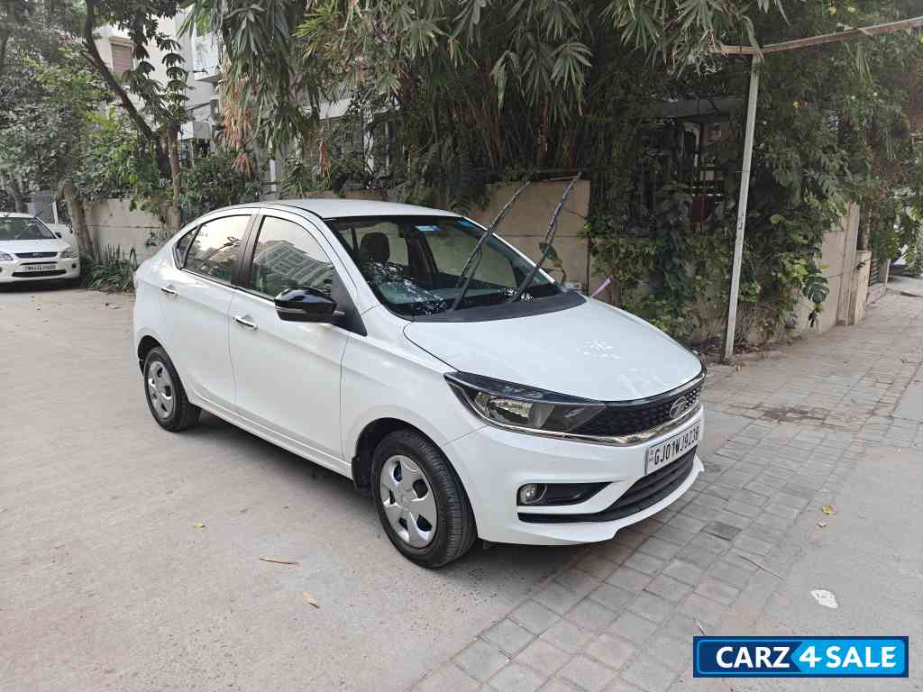 White Tata Tigor XZ Plus