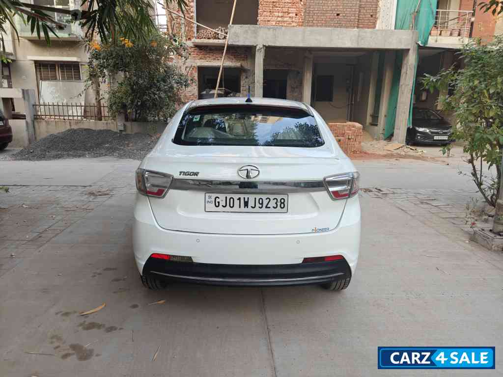 White Tata Tigor XZ Plus