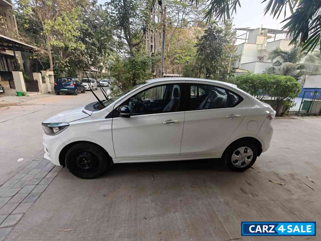 White Tata Tigor XZ Plus