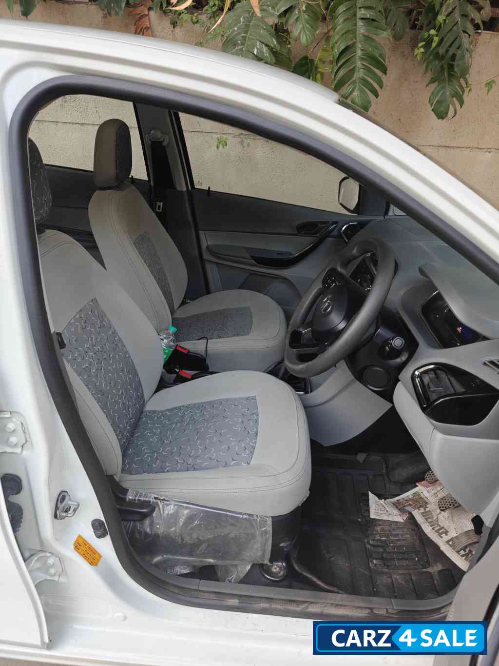 White Tata Tigor XZ Plus