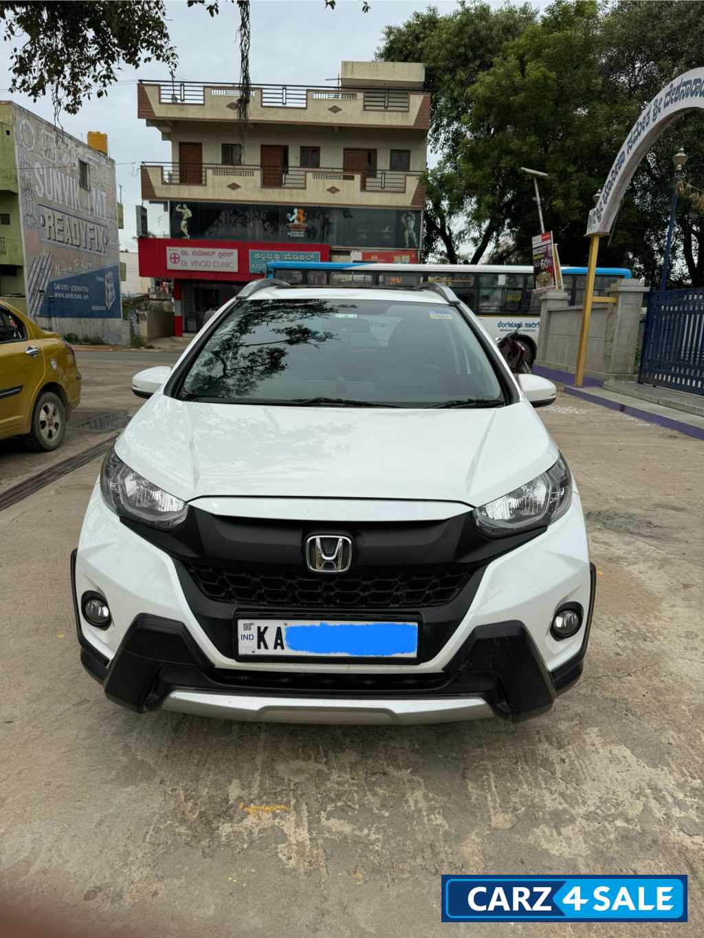 Pearl White Honda WR-V 1.5 VX i-Dtec