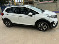Pearl White Honda WR-V 1.5 VX i-Dtec