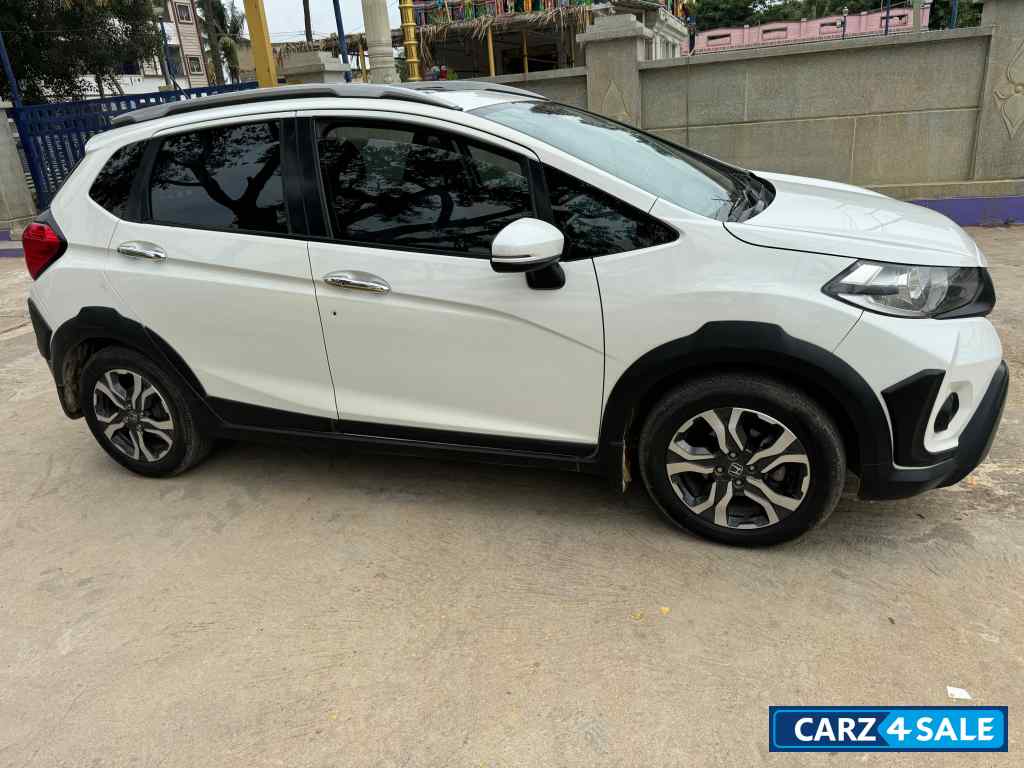 Pearl White Honda WR-V 1.5 VX i-Dtec