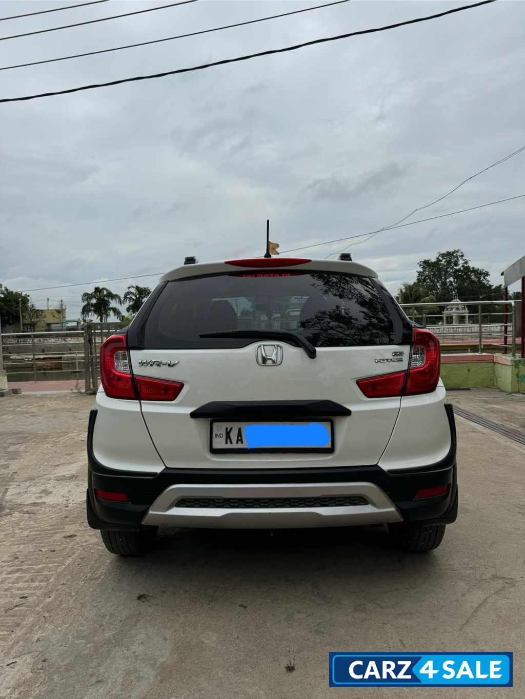 Pearl White Honda WR-V 1.5 VX i-Dtec