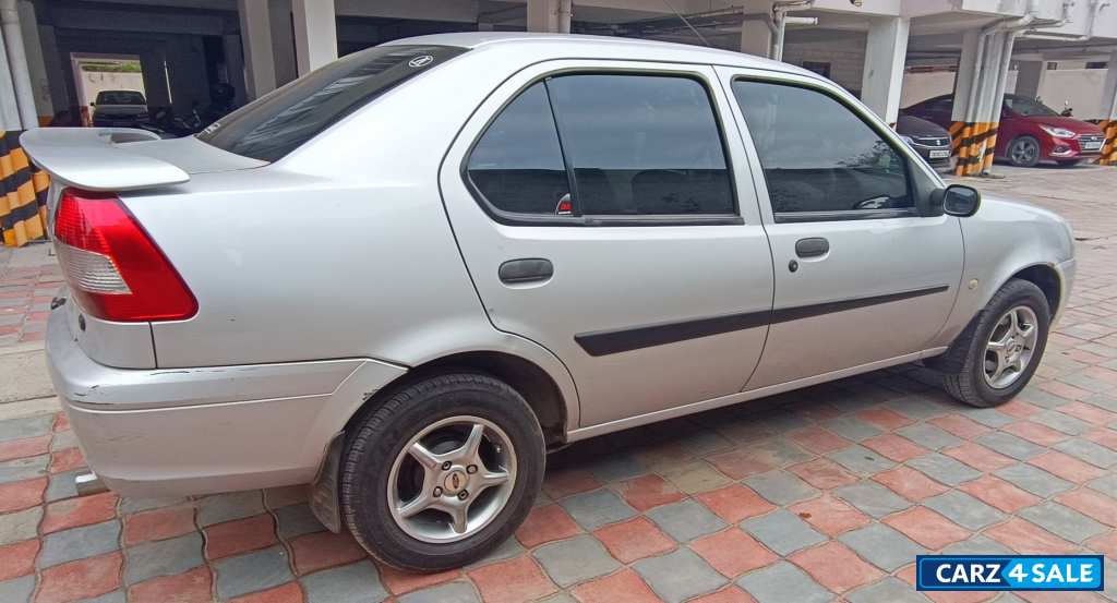 Sliver Ford Ikon 1.4 tdci