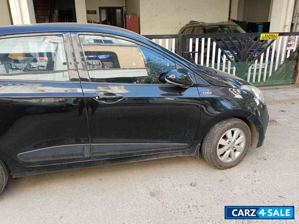 Black Hyundai Xcent SX (O)