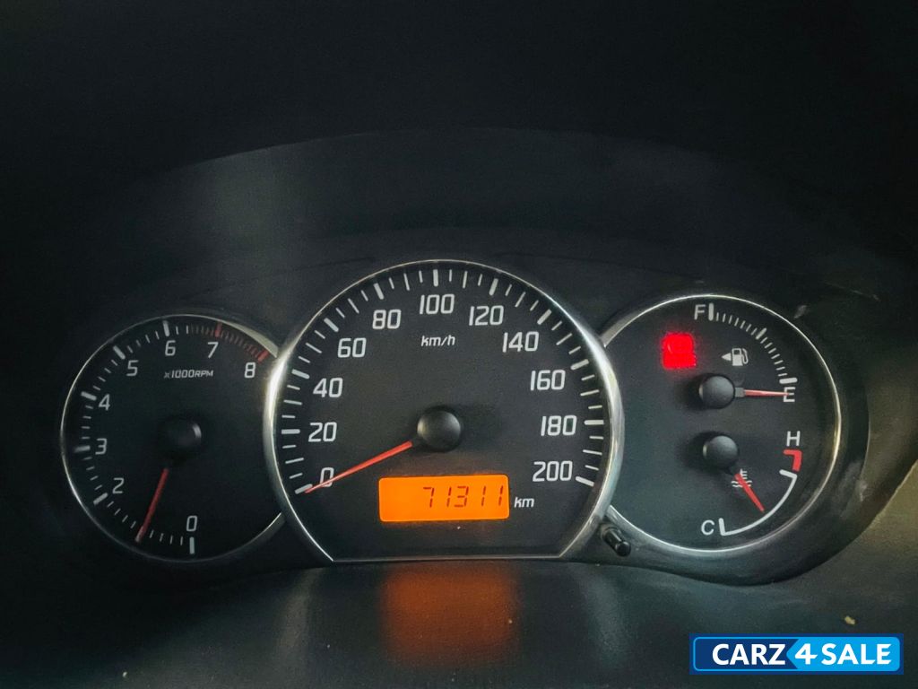 Silver Maruti Suzuki Swift VXI