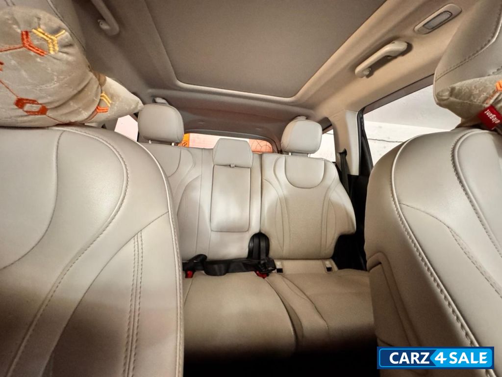 Mahindra XUV700 AX7 Diesel AT