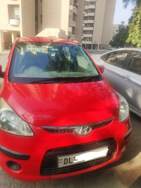 Red Hyundai i10 Magna AT