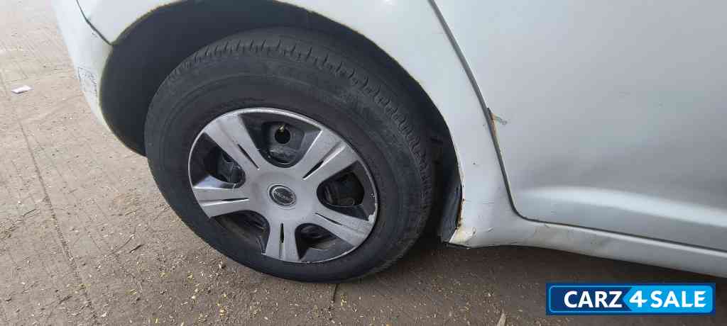 Maruti Suzuki Swift Vxi