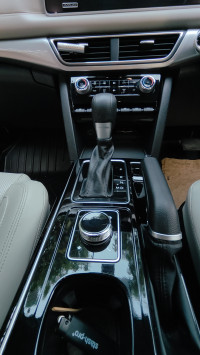 Midnight Black Mahindra XUV700 AX7 AT