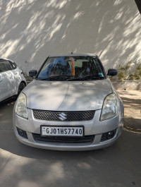 Silver Maruti Suzuki Swift VDi