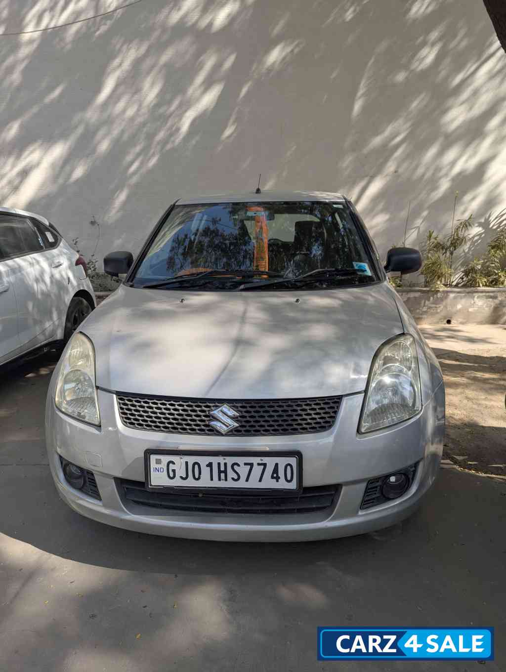 Silver Maruti Suzuki Swift VDi