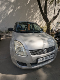 Silver Maruti Suzuki Swift VDi