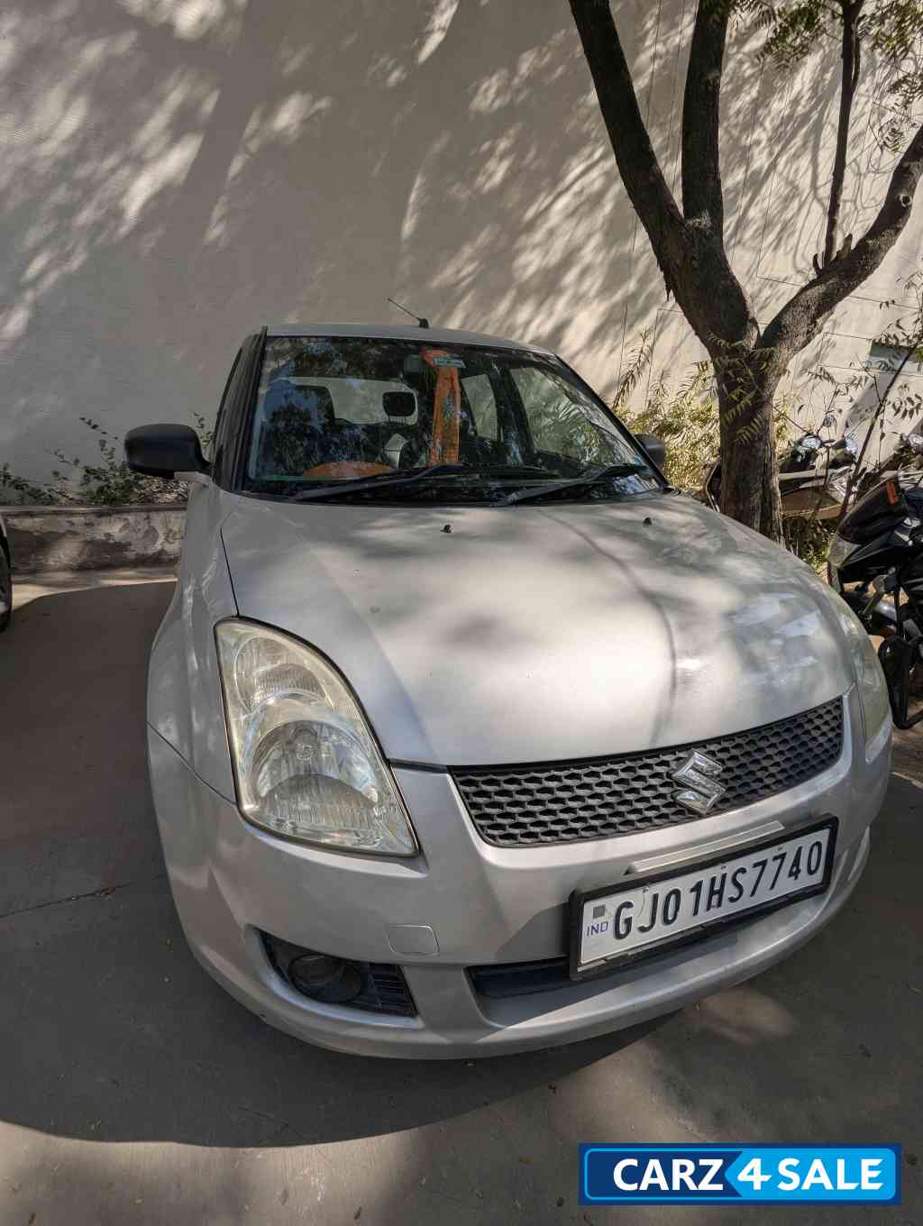 Silver Maruti Suzuki Swift VDi