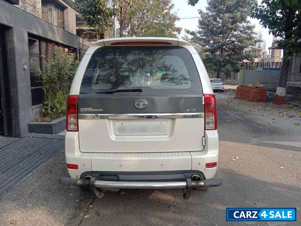 Pearl White Tata Safari VX VARICOR 400 STROME
