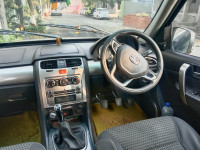 Pearl White Tata Safari VX VARICOR 400 STROME