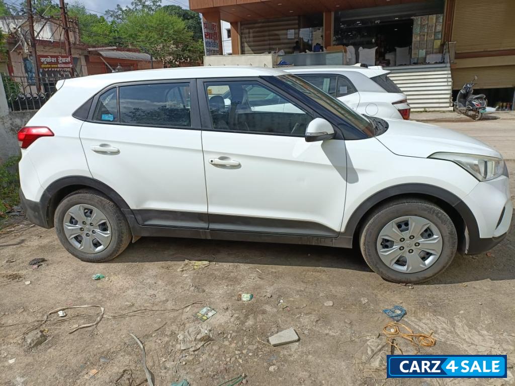 White Hyundai Creta 1.4 E plus 2019 model