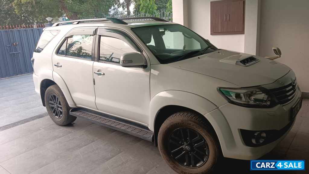 Toyota Fortuner 4*2 MT