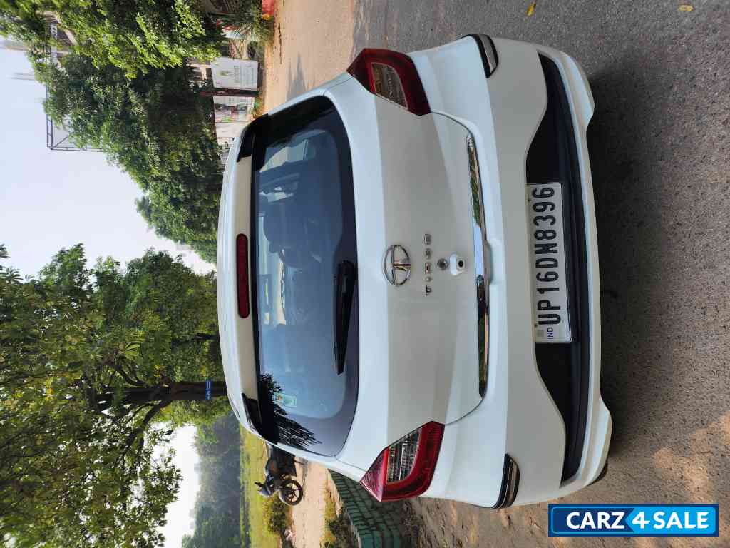 White Tata Tiago Xz plus