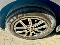 Everest White Mahindra XUV700 AX7L D AT