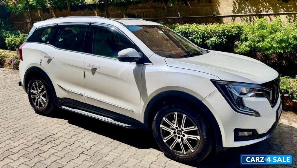 Everest White Mahindra XUV700 AX7L D AT