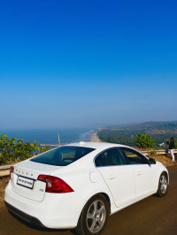 White Volvo S60 D3