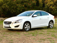 White Volvo S60 D3