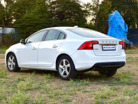 White Volvo S60 D3