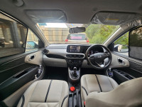 White Hyundai i10 asta automatic