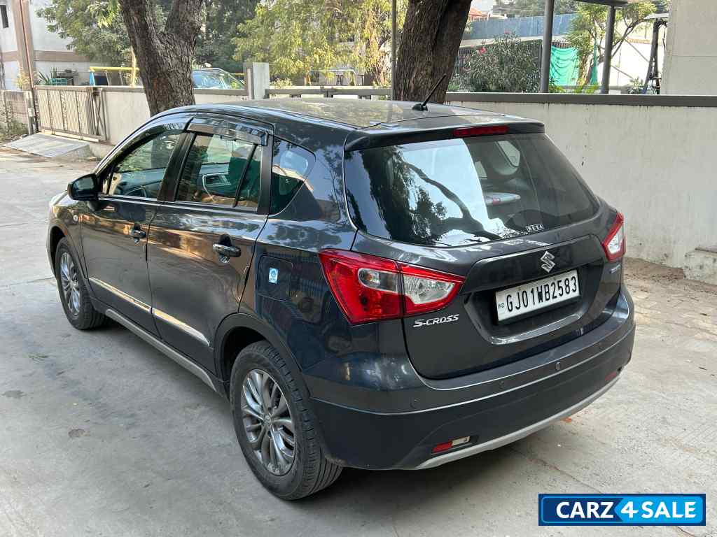 Granite Grey Maruti Suzuki S-Cross Hybrid sigma